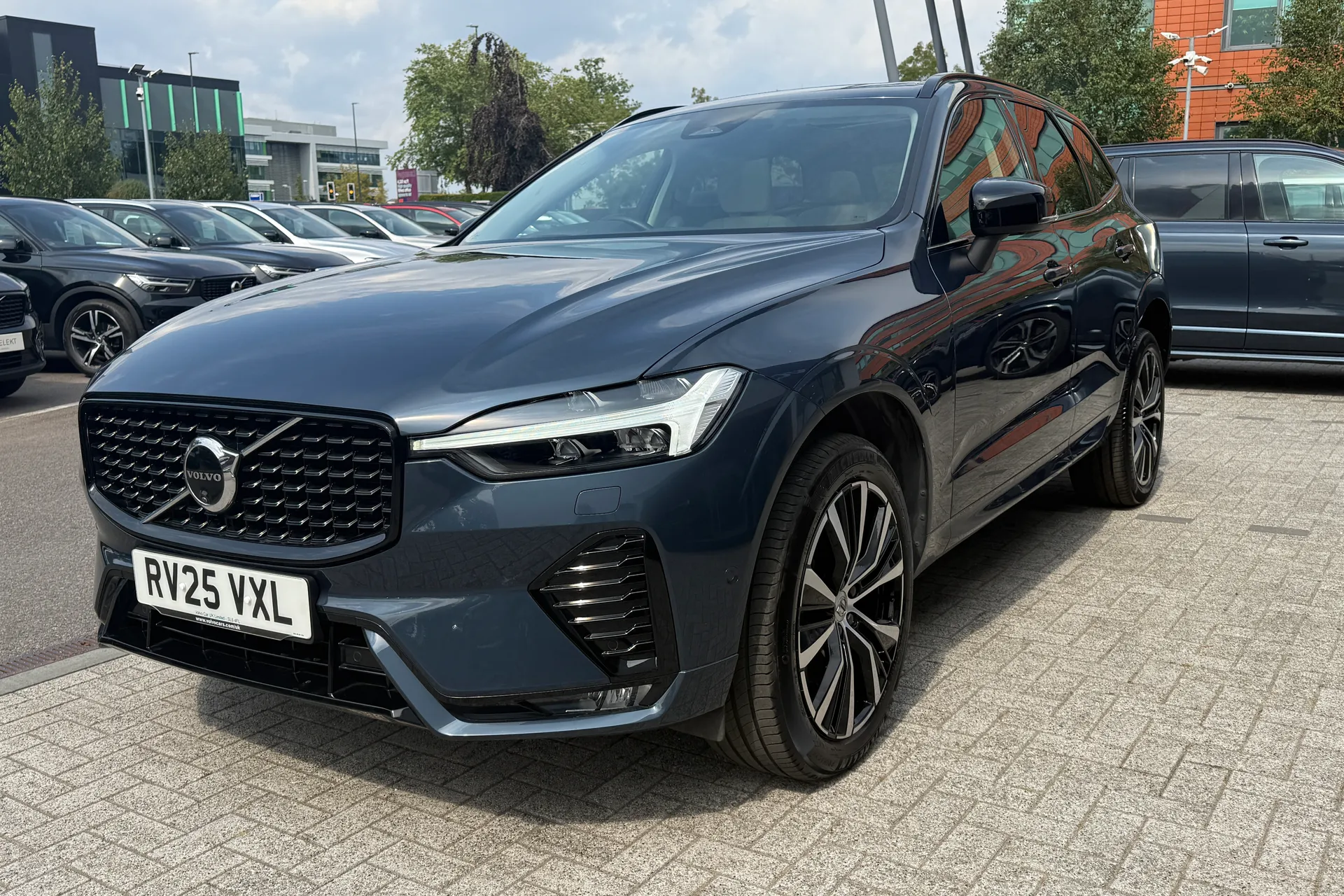 Volvo XC60 thumbnail image number 12