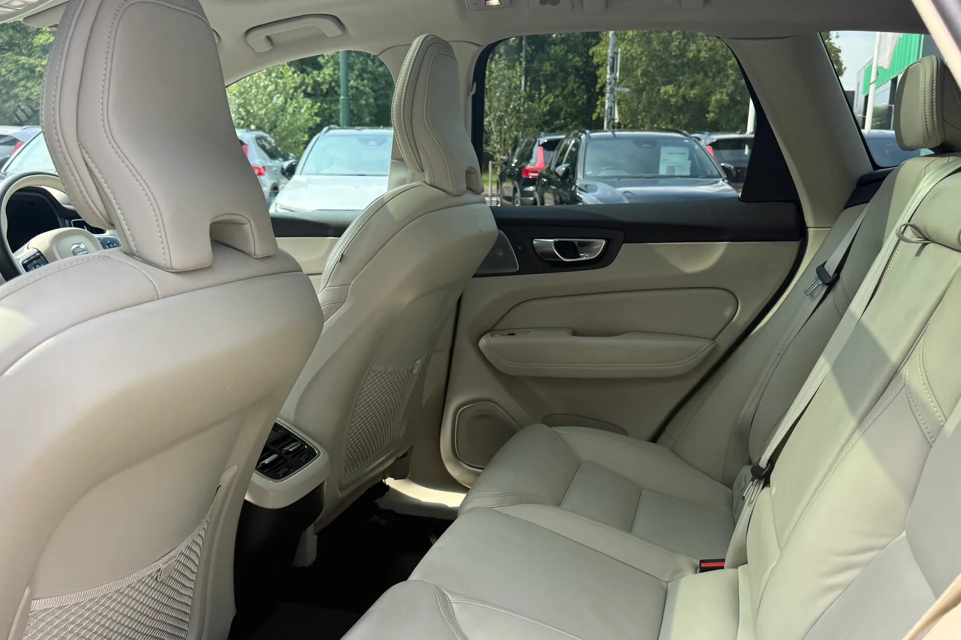 Volvo XC60 thumbnail image number 30