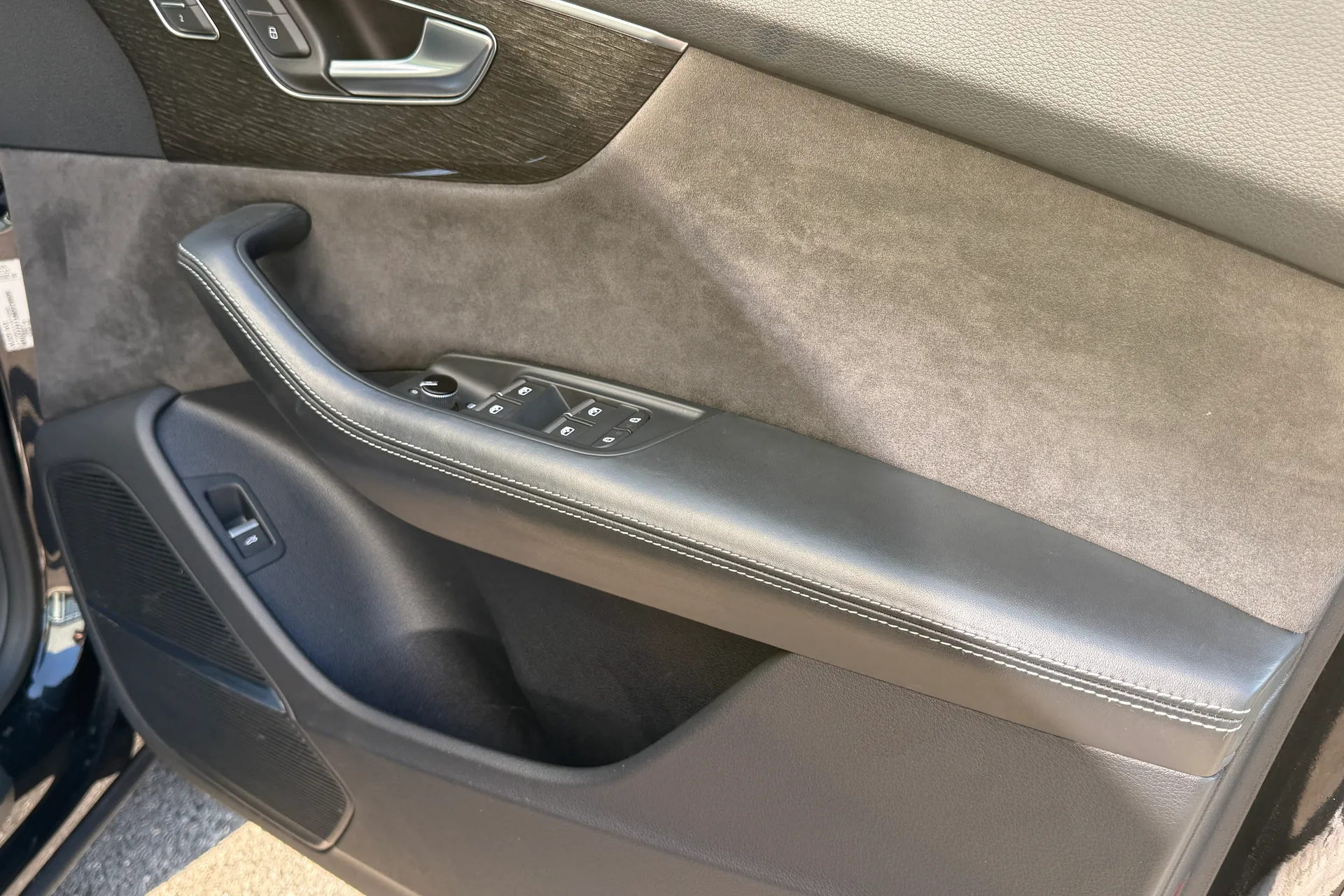 Audi Q8 thumbnail image number 37