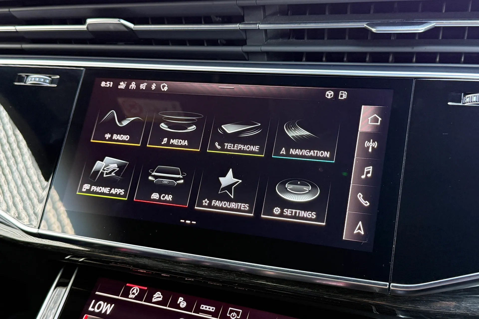Audi Q8 thumbnail image number 25