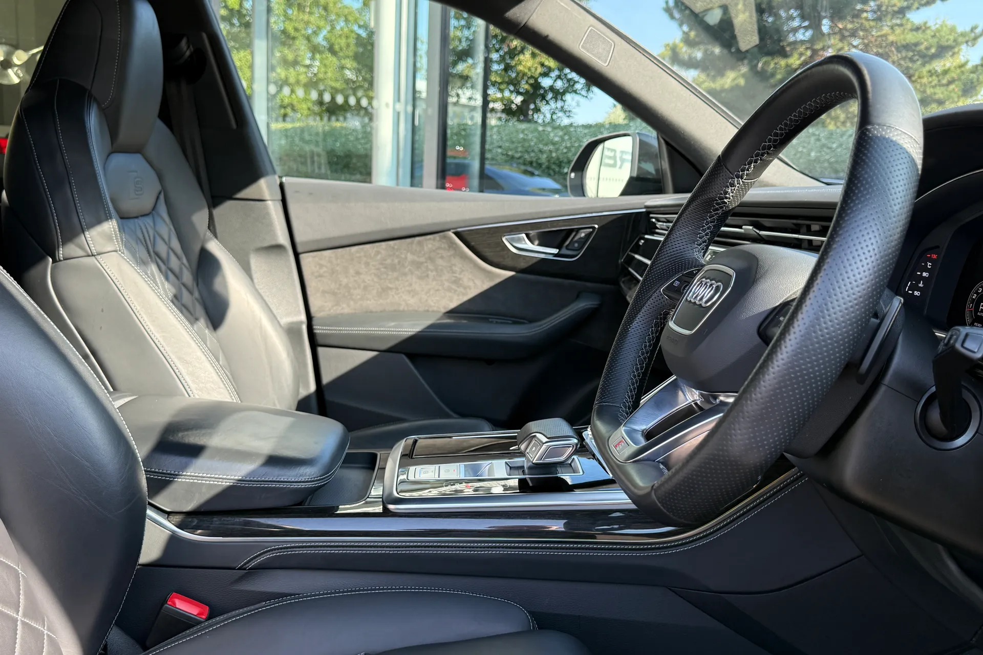 Audi Q8 thumbnail image number 41