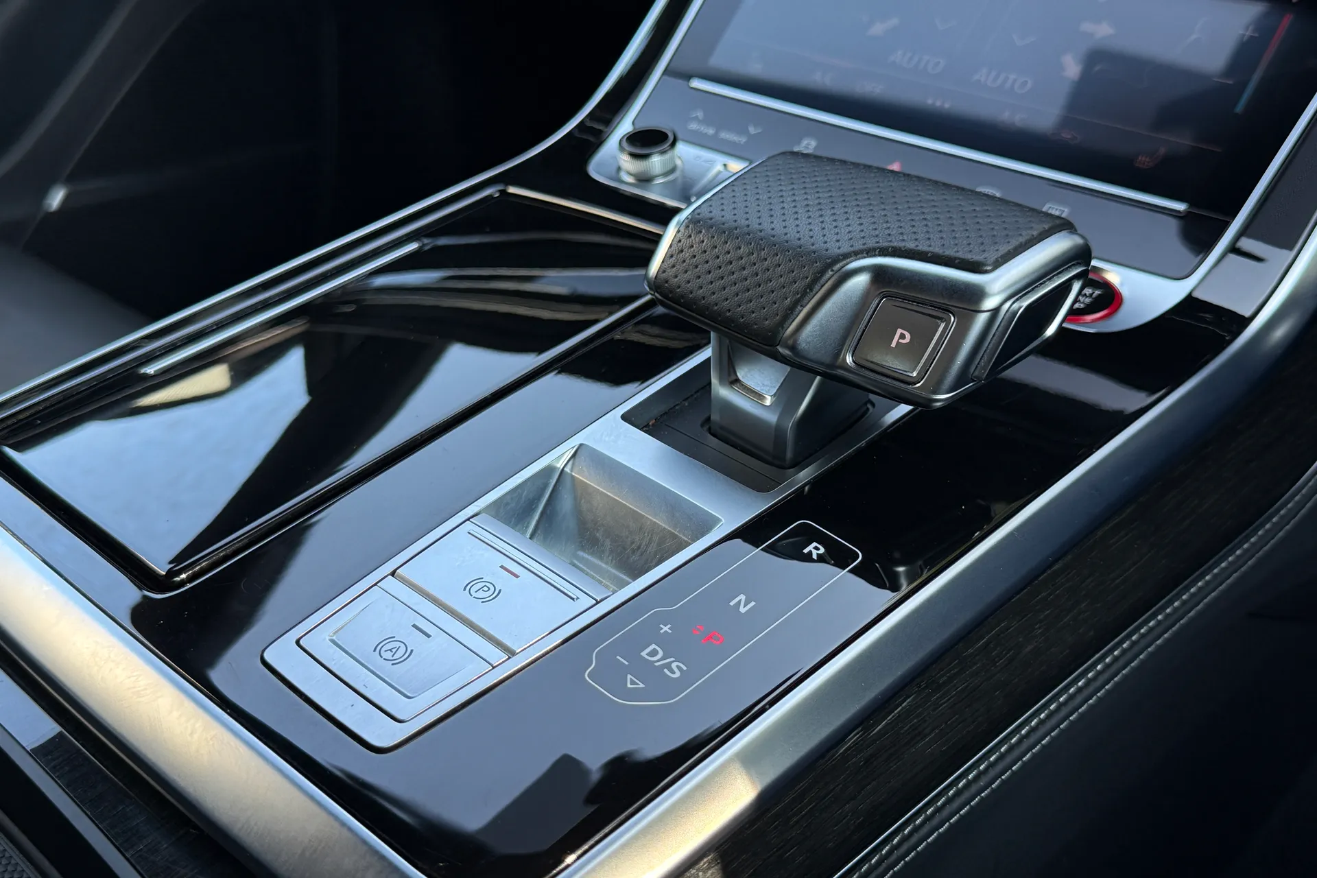 Audi Q8 thumbnail image number 48