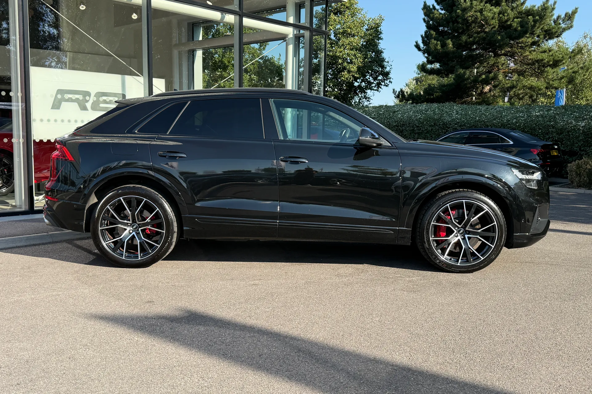 Audi Q8 thumbnail image number 2