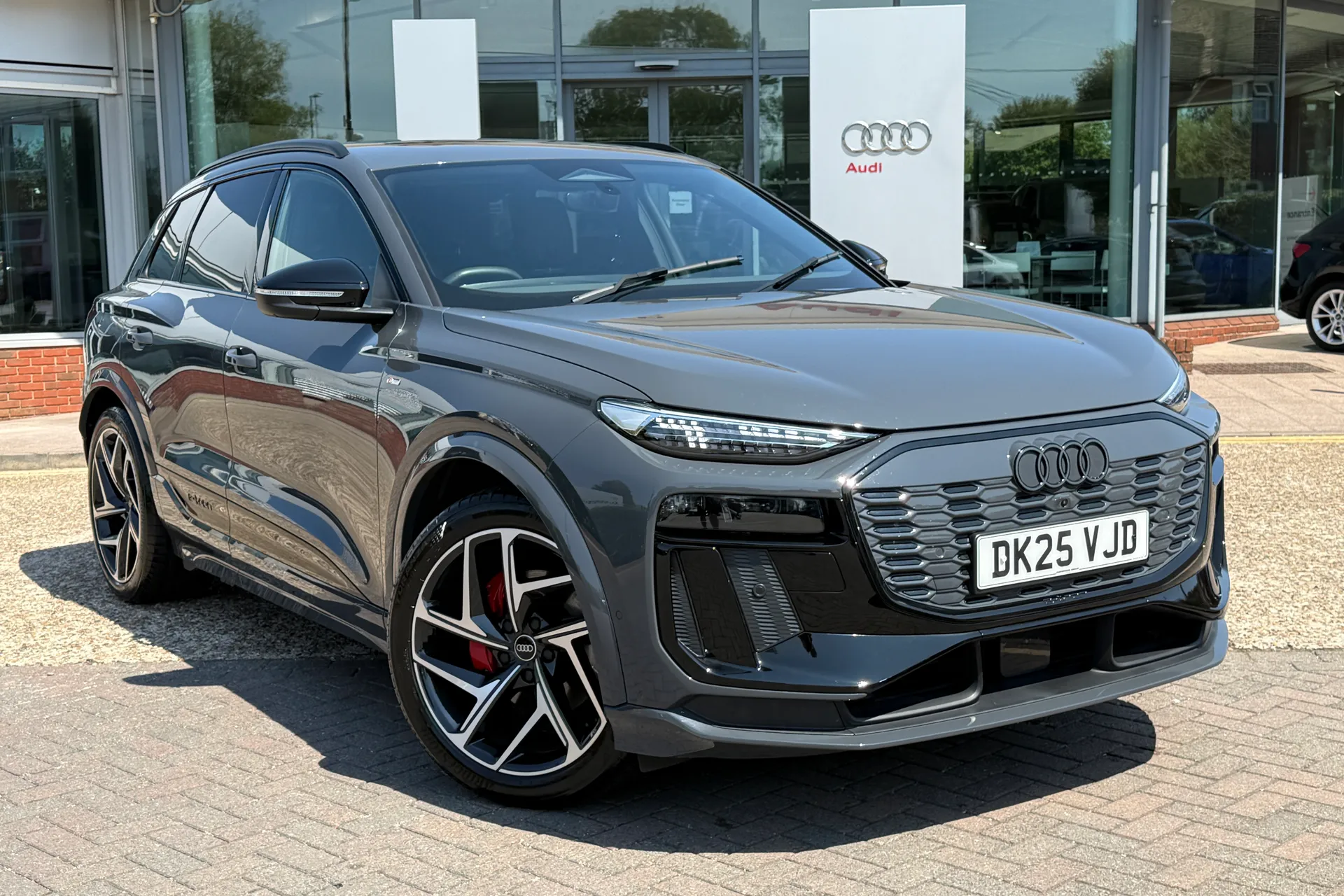 Audi Q6 thumbnail image number 33