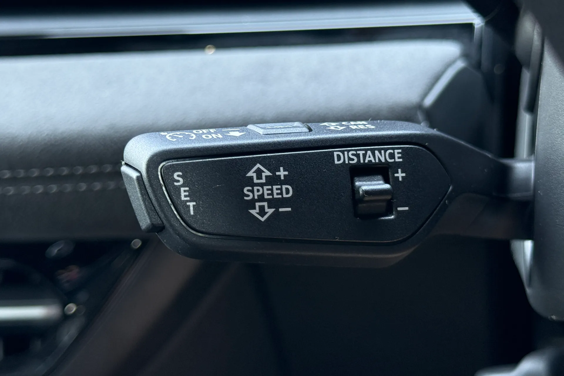 Audi Q6 thumbnail image number 26