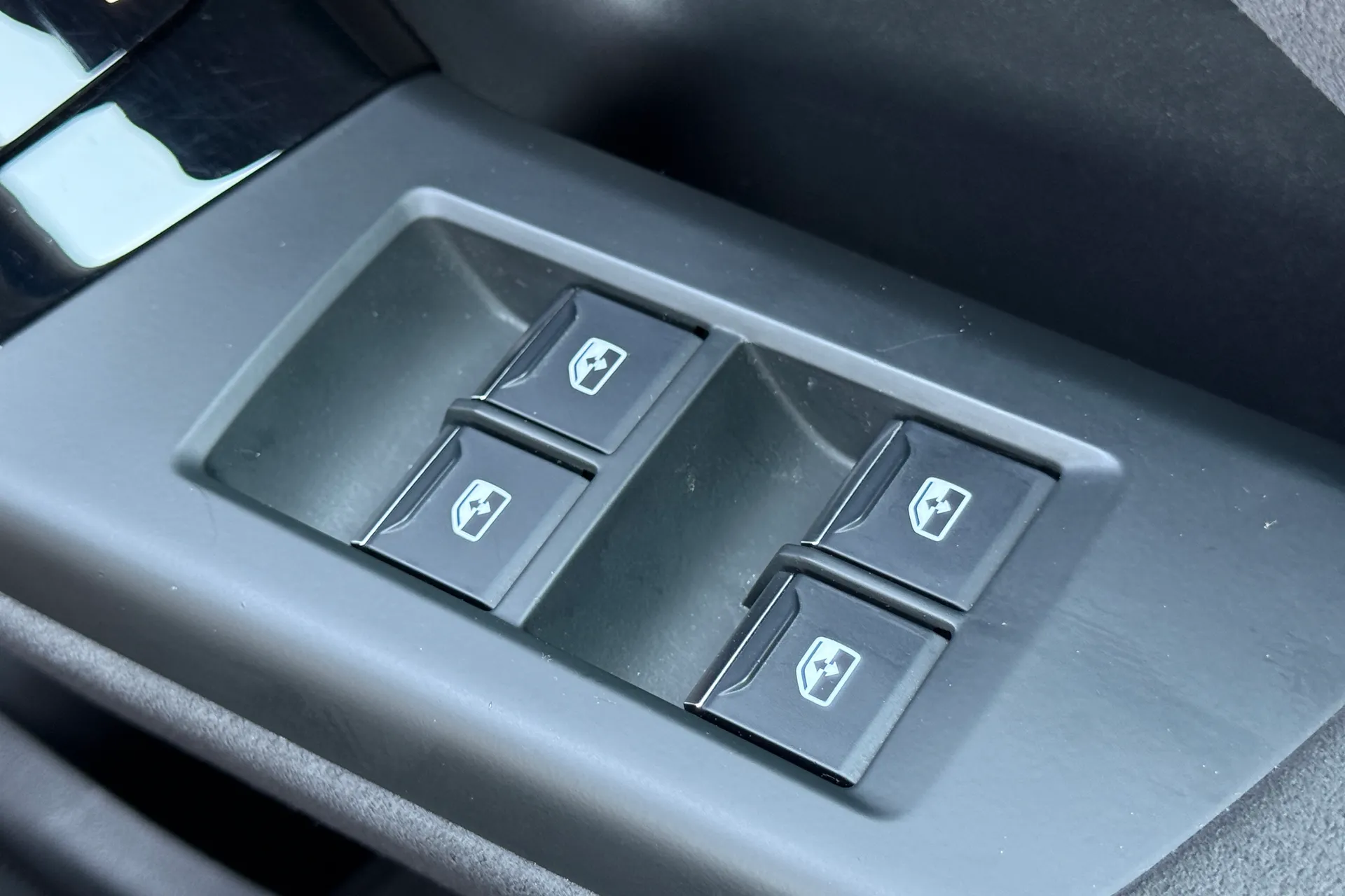 Audi Q6 thumbnail image number 28