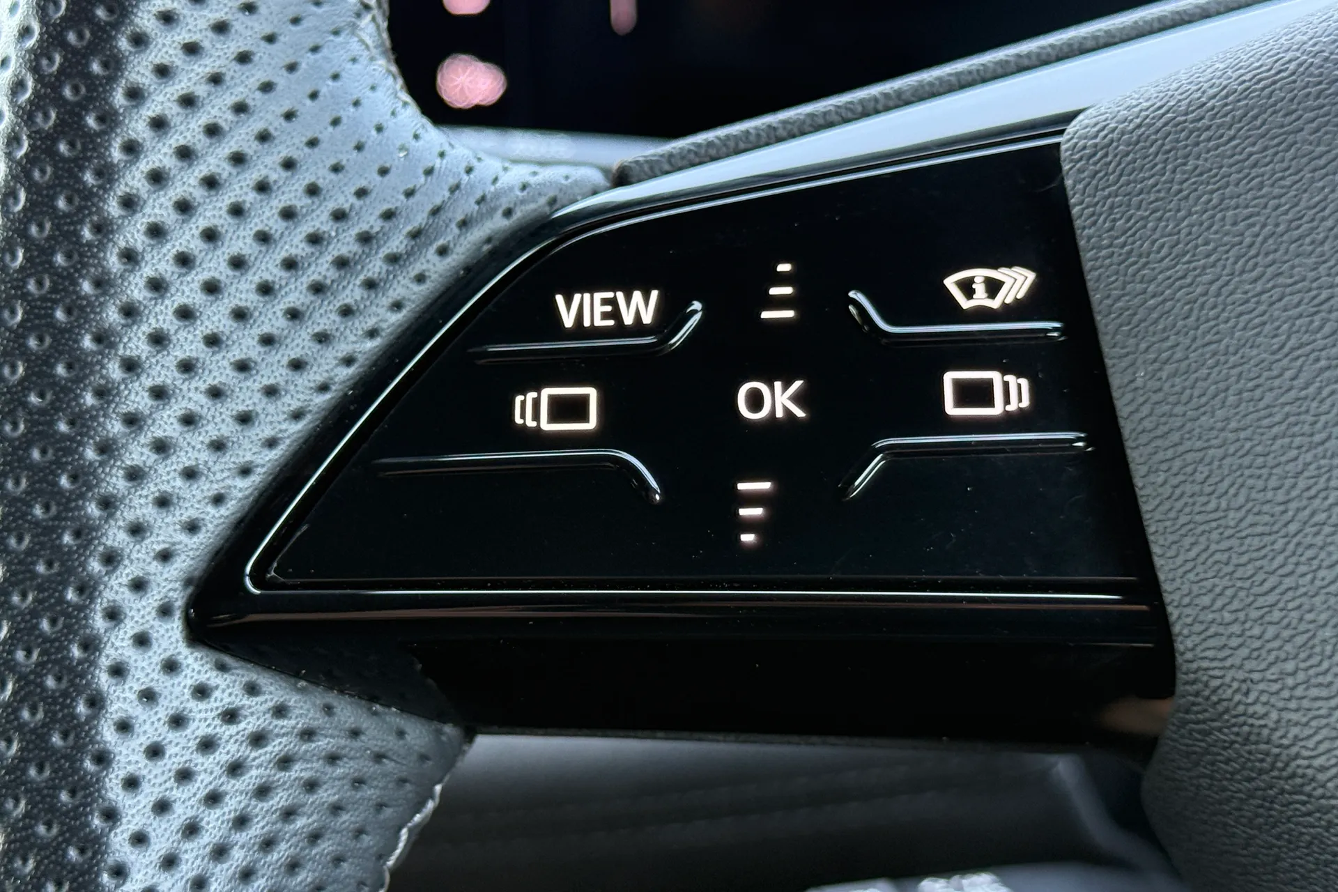 Audi Q6 thumbnail image number 30