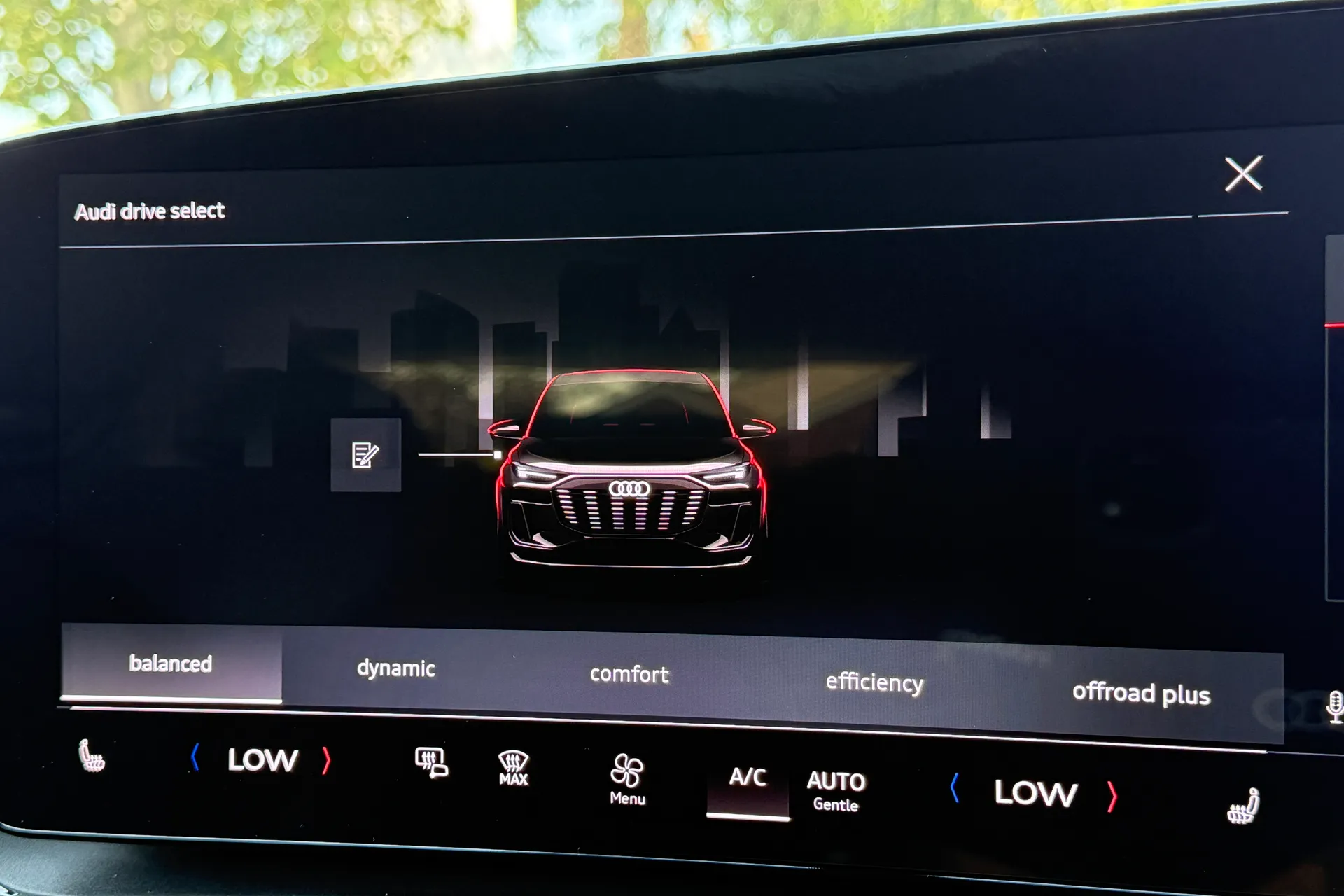 Audi Q6 thumbnail image number 16