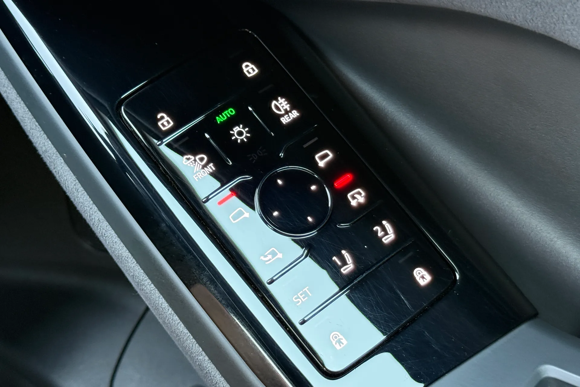 Audi Q6 thumbnail image number 32
