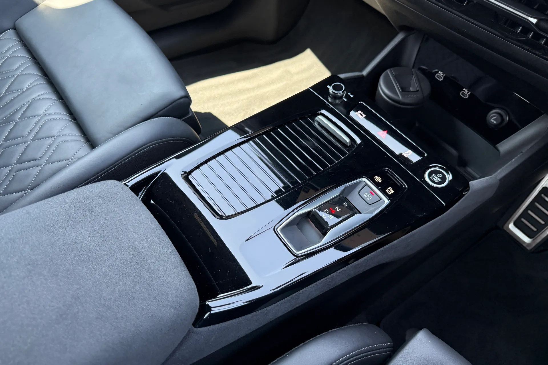 Audi Q6 thumbnail image number 53