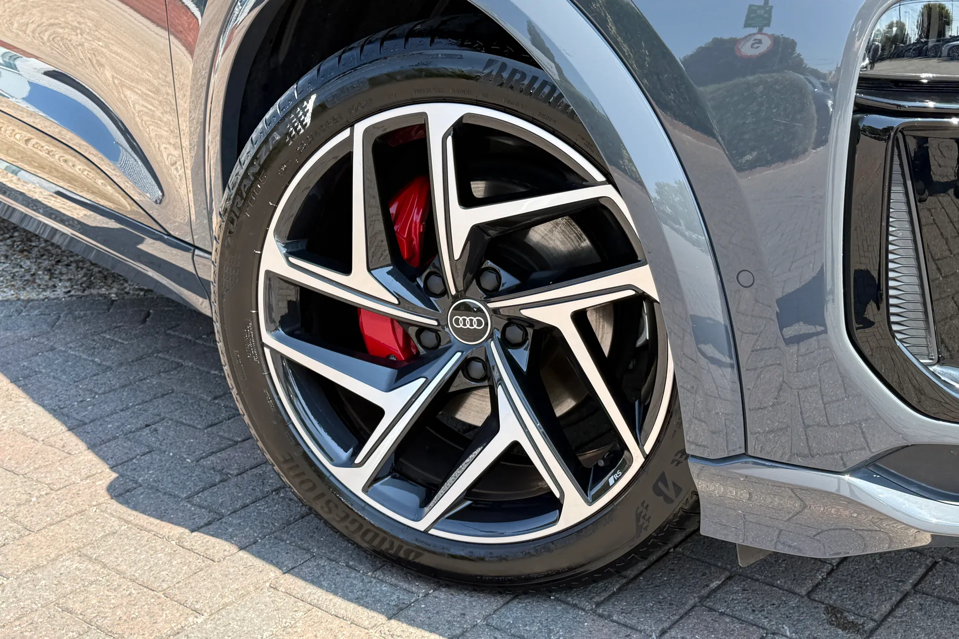 Audi Q6 thumbnail image number 7