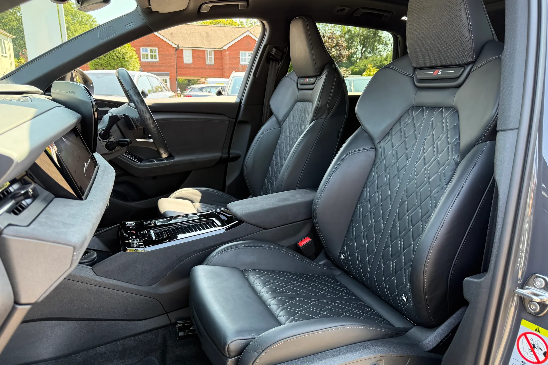 Audi Q6 thumbnail image number 39
