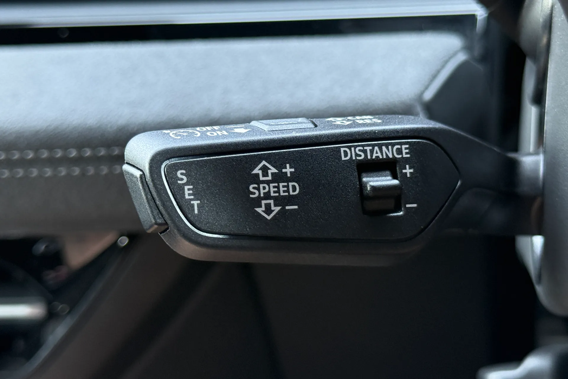 Audi Q6 thumbnail image number 24