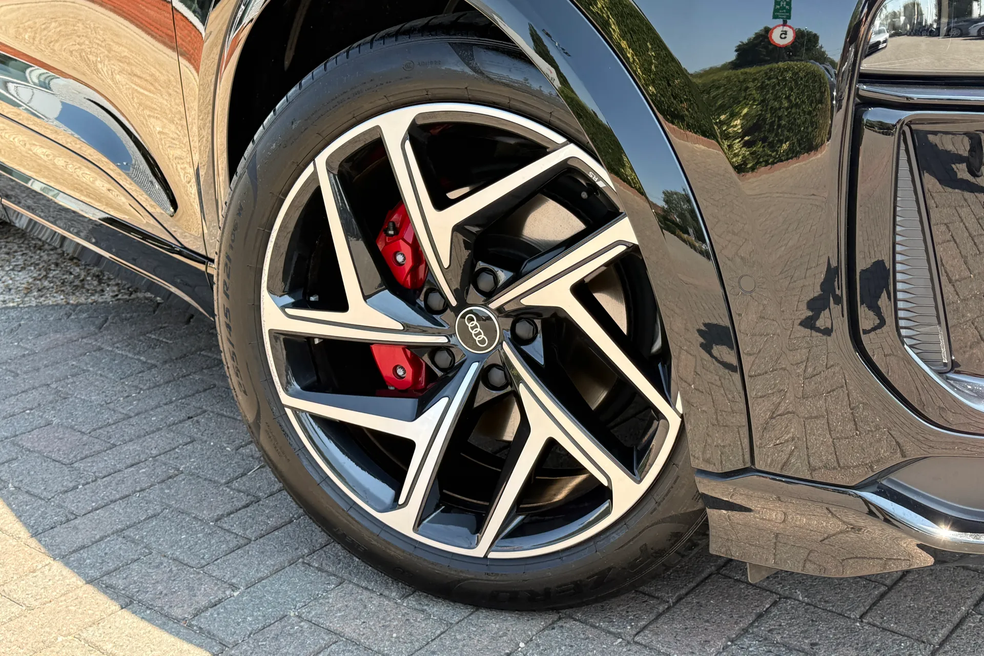 Audi Q6 thumbnail image number 7