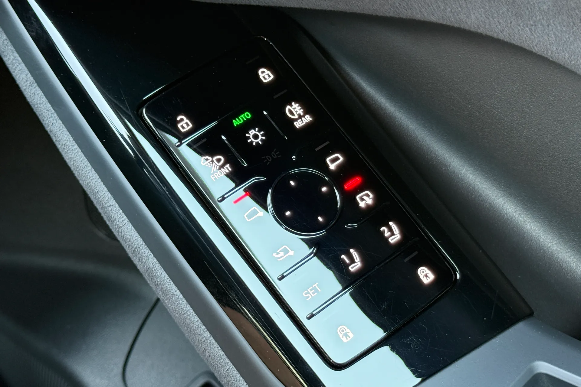 Audi Q6 thumbnail image number 30
