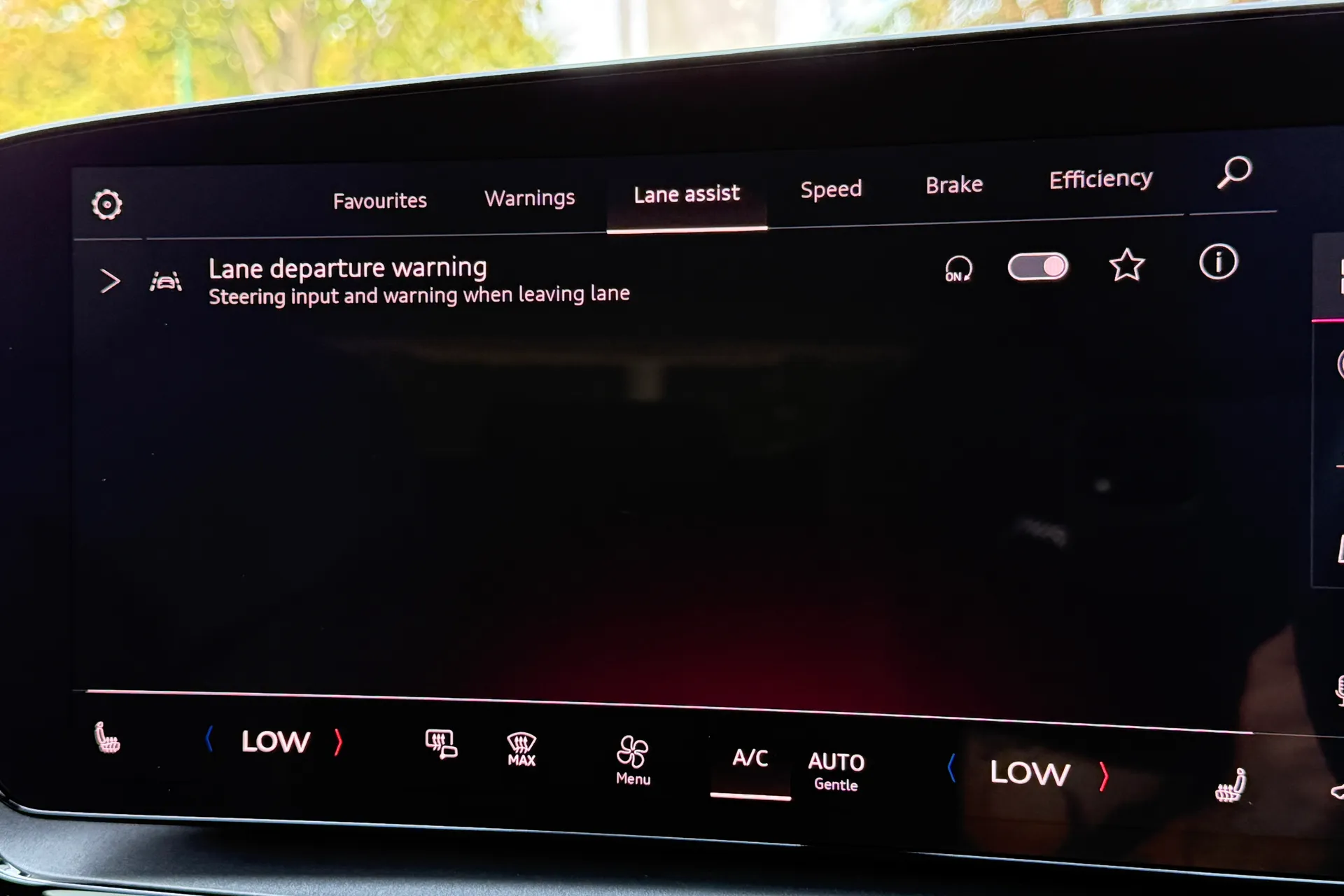 Audi Q6 thumbnail image number 16