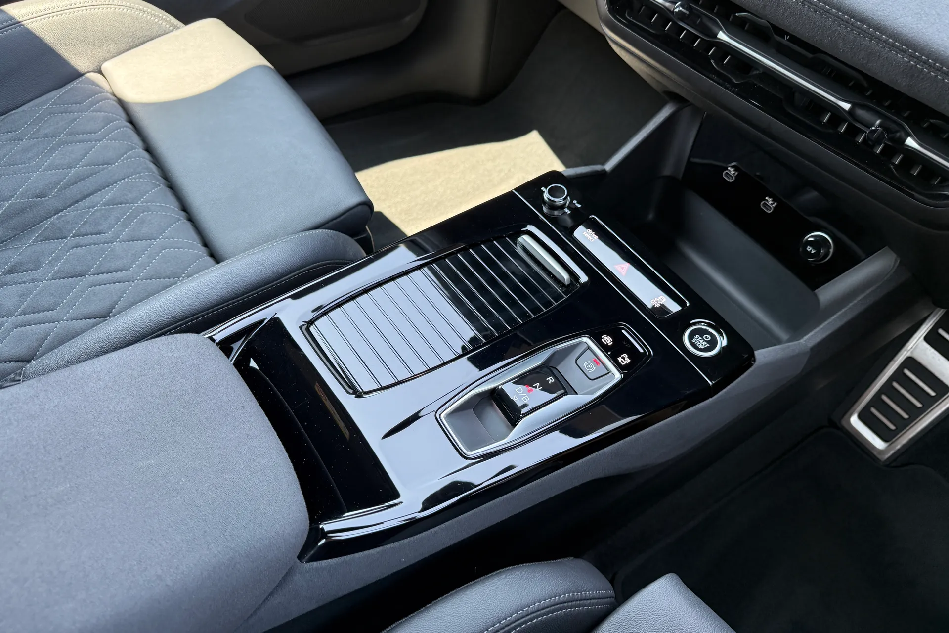 Audi Q6 thumbnail image number 48
