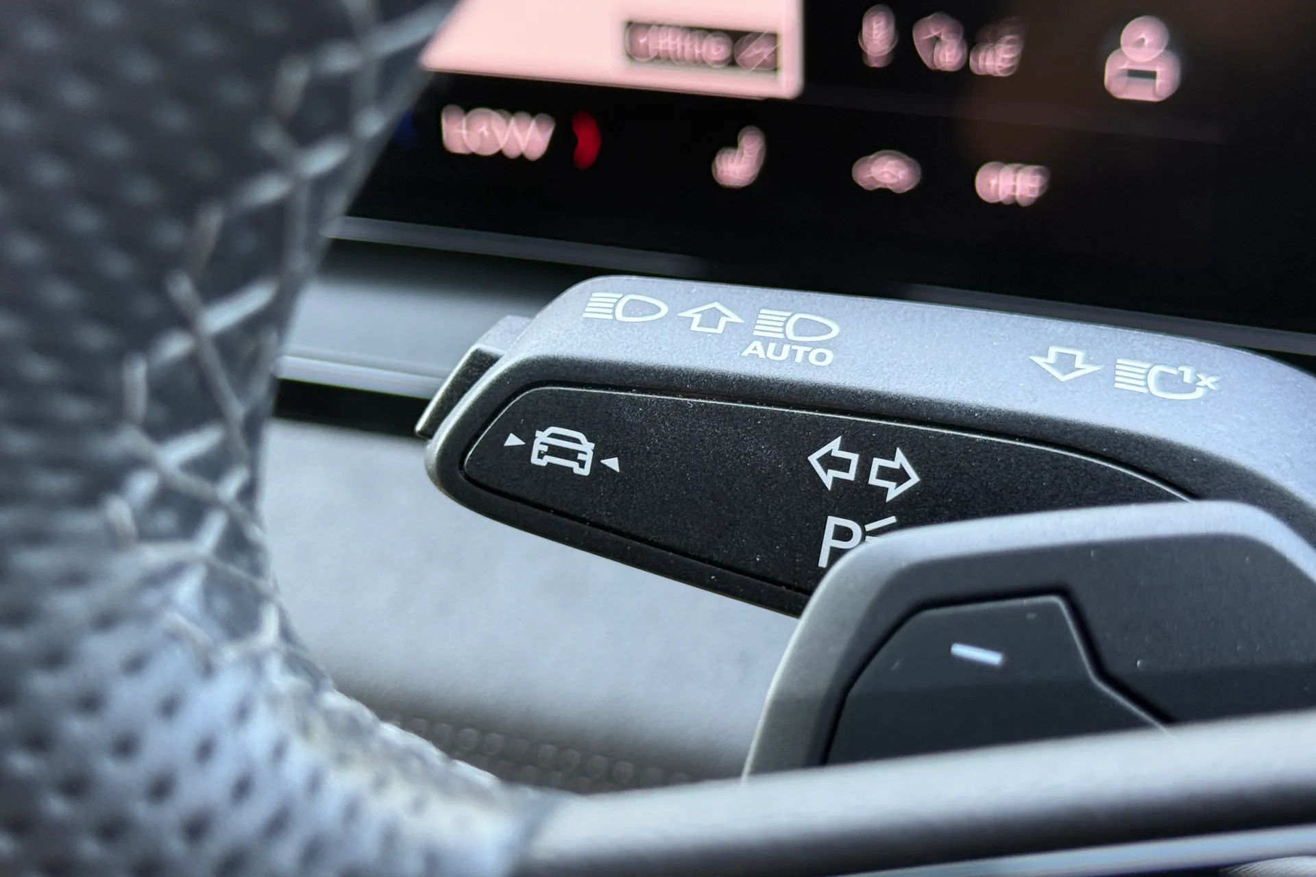 Audi Q6 thumbnail image number 25