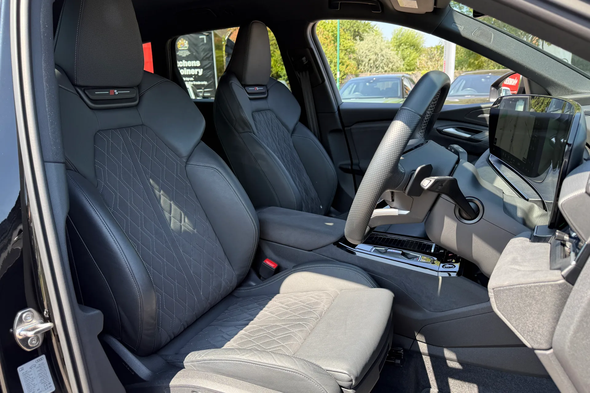 Audi Q6 thumbnail image number 34