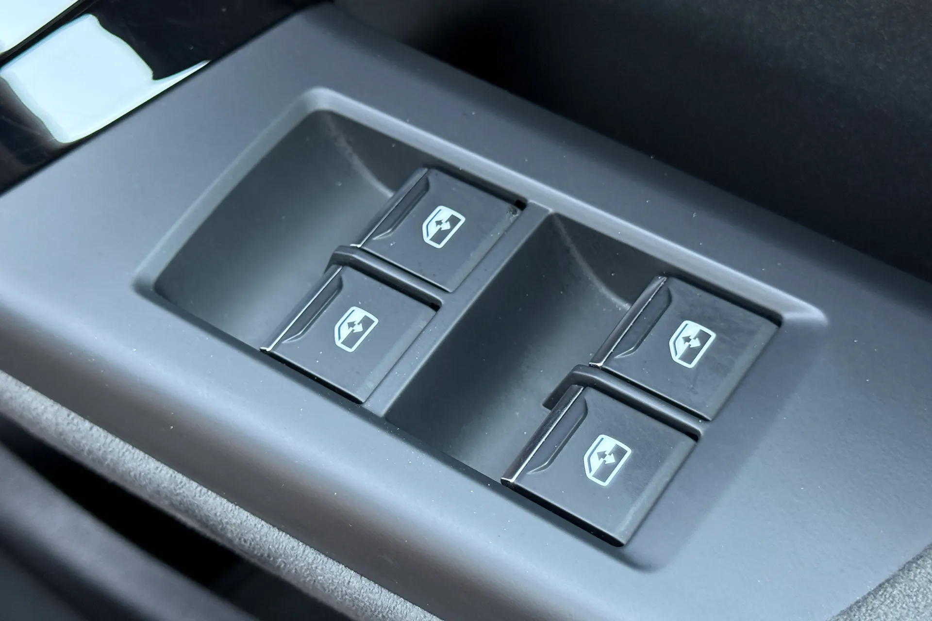 Audi Q6 thumbnail image number 26
