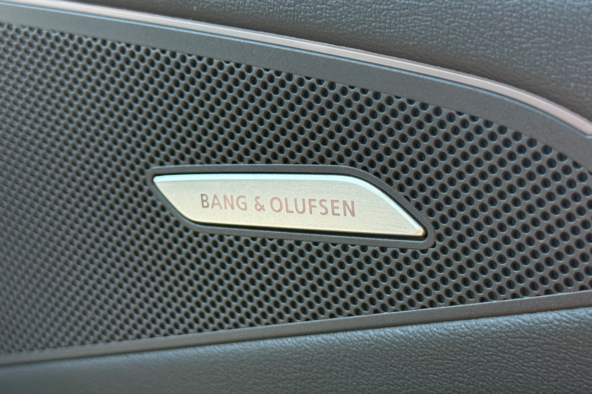 Audi Q6 thumbnail image number 22