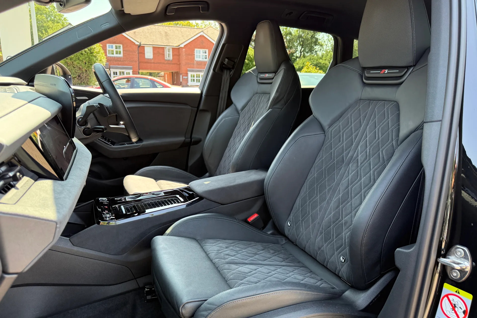 Audi Q6 thumbnail image number 37