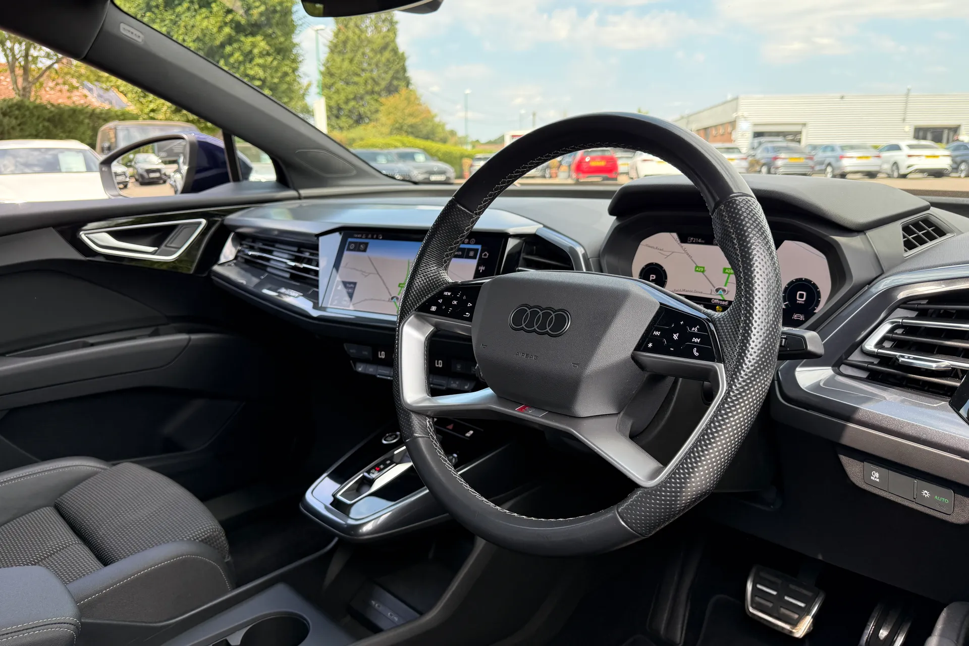 Audi Q4 thumbnail image number 28