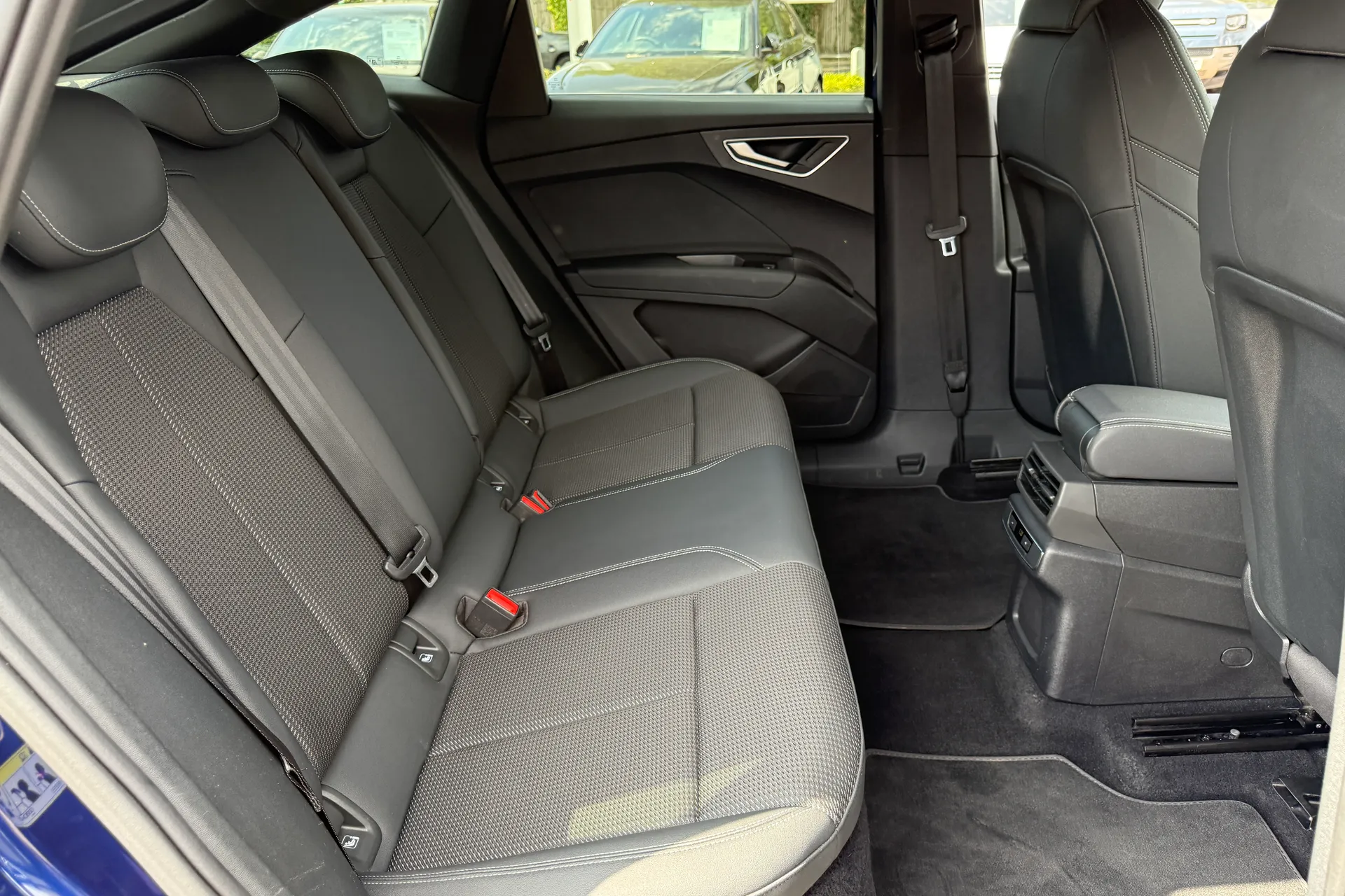 Audi Q4 thumbnail image number 44