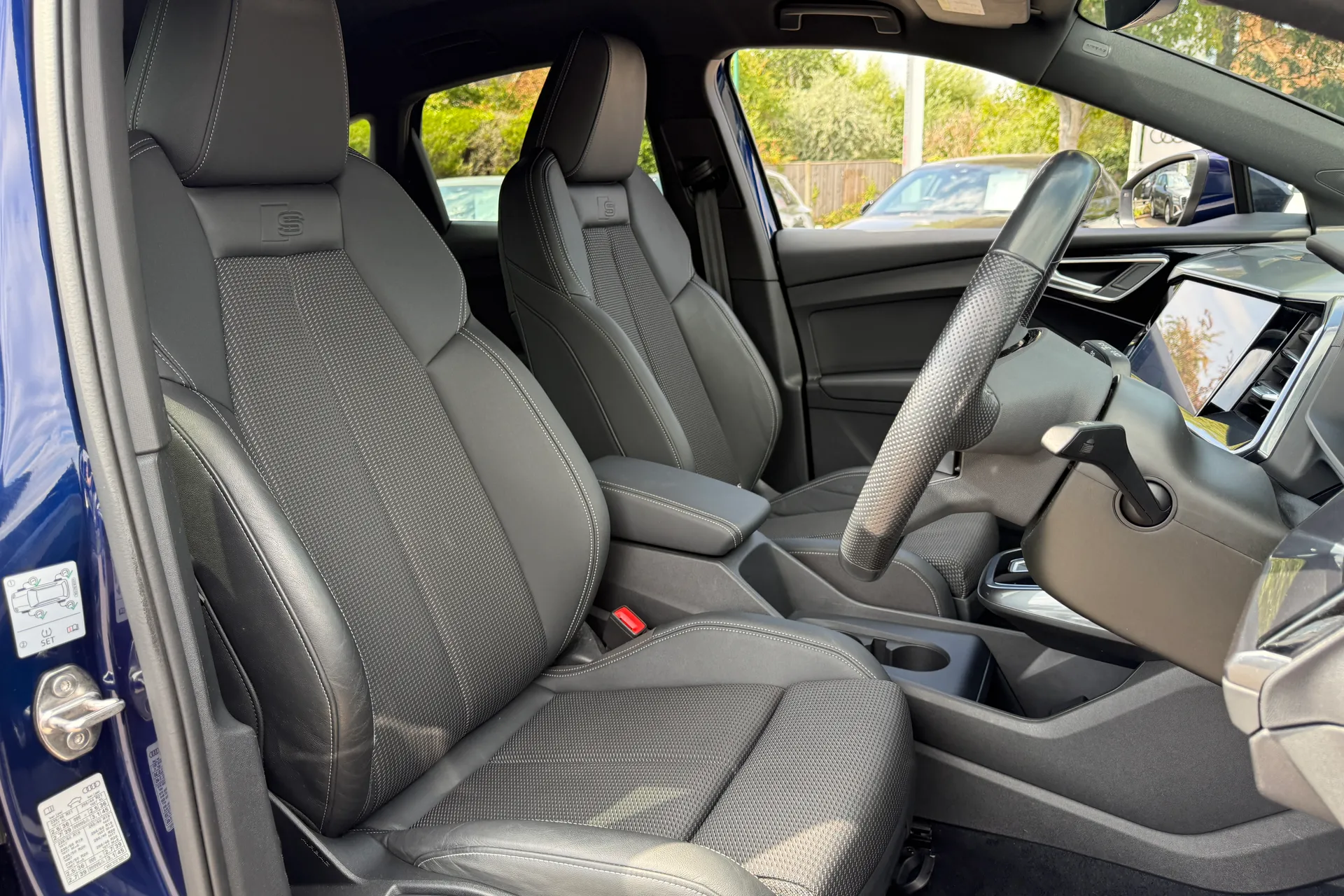 Audi Q4 thumbnail image number 27