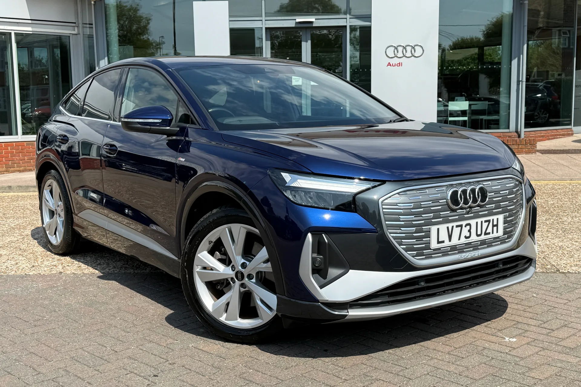 Audi Q4 thumbnail image number 24