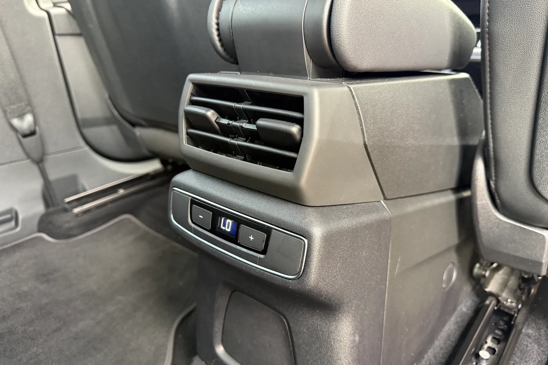 Audi Q4 thumbnail image number 45