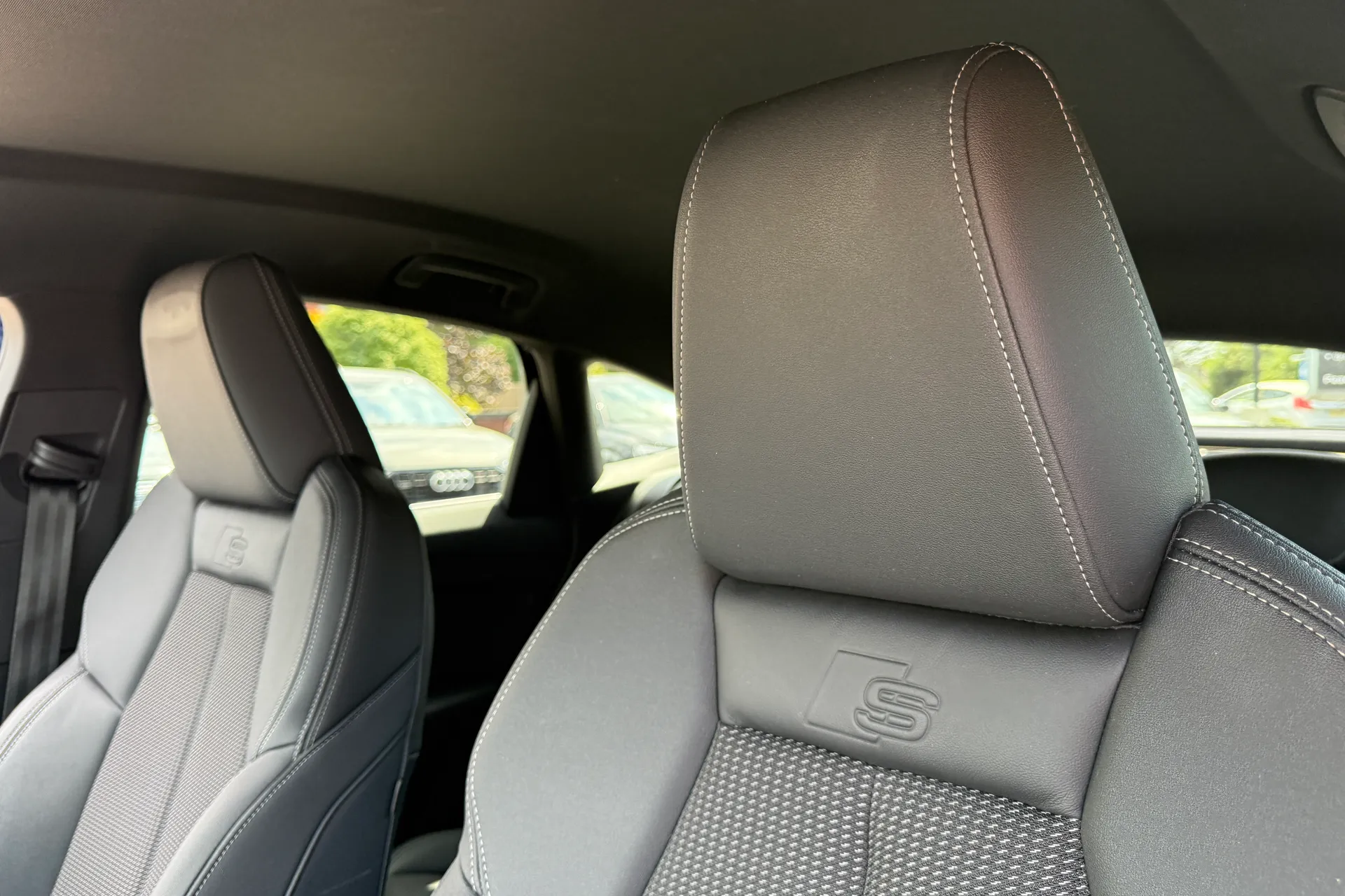Audi Q4 thumbnail image number 31