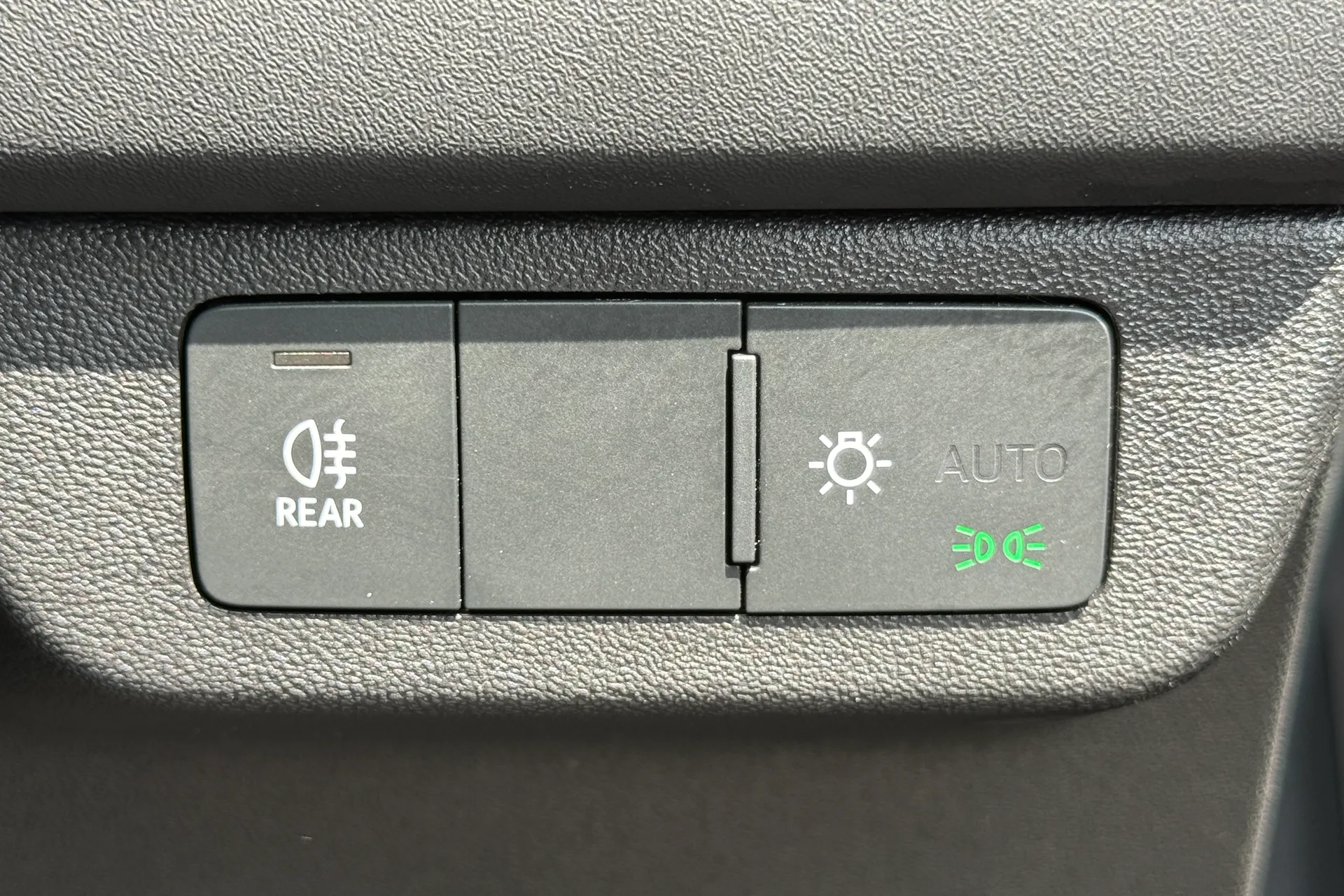 Audi Q4 thumbnail image number 23