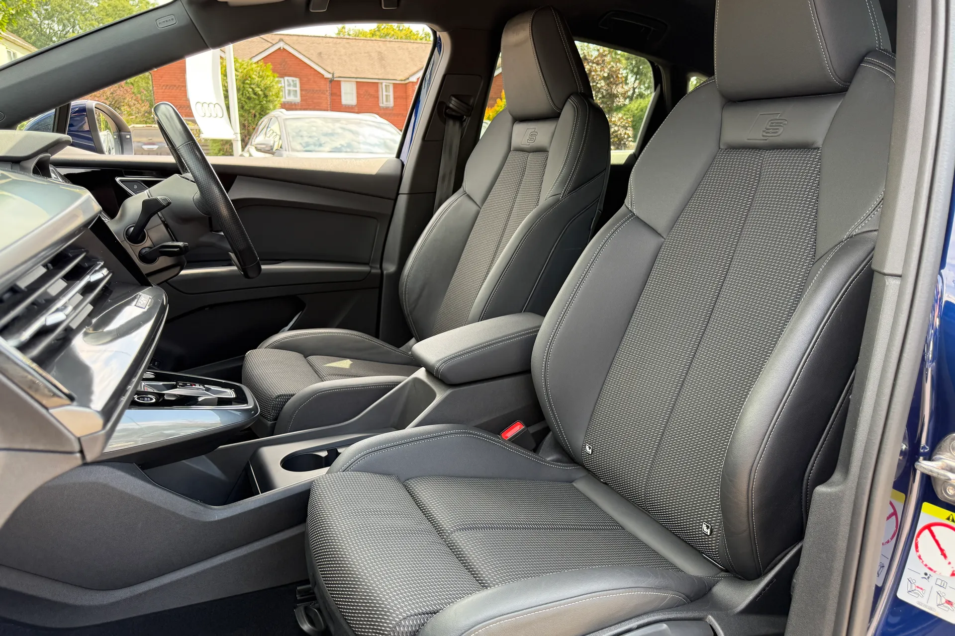 Audi Q4 thumbnail image number 30