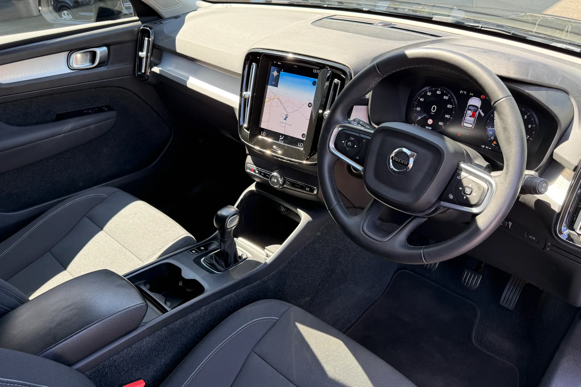 Volvo XC40 thumbnail image number 6