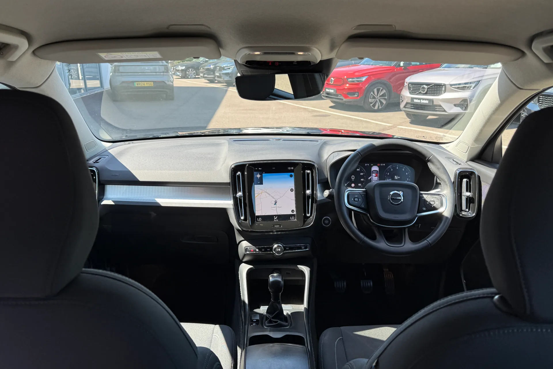 Volvo XC40 thumbnail image number 3
