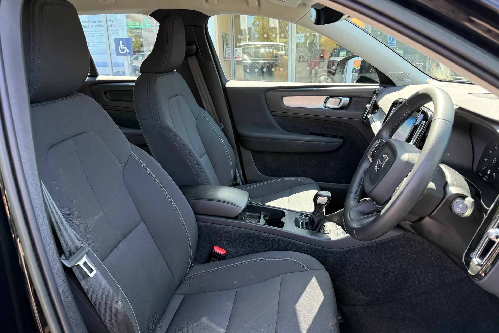 Volvo XC40 thumbnail image number 25