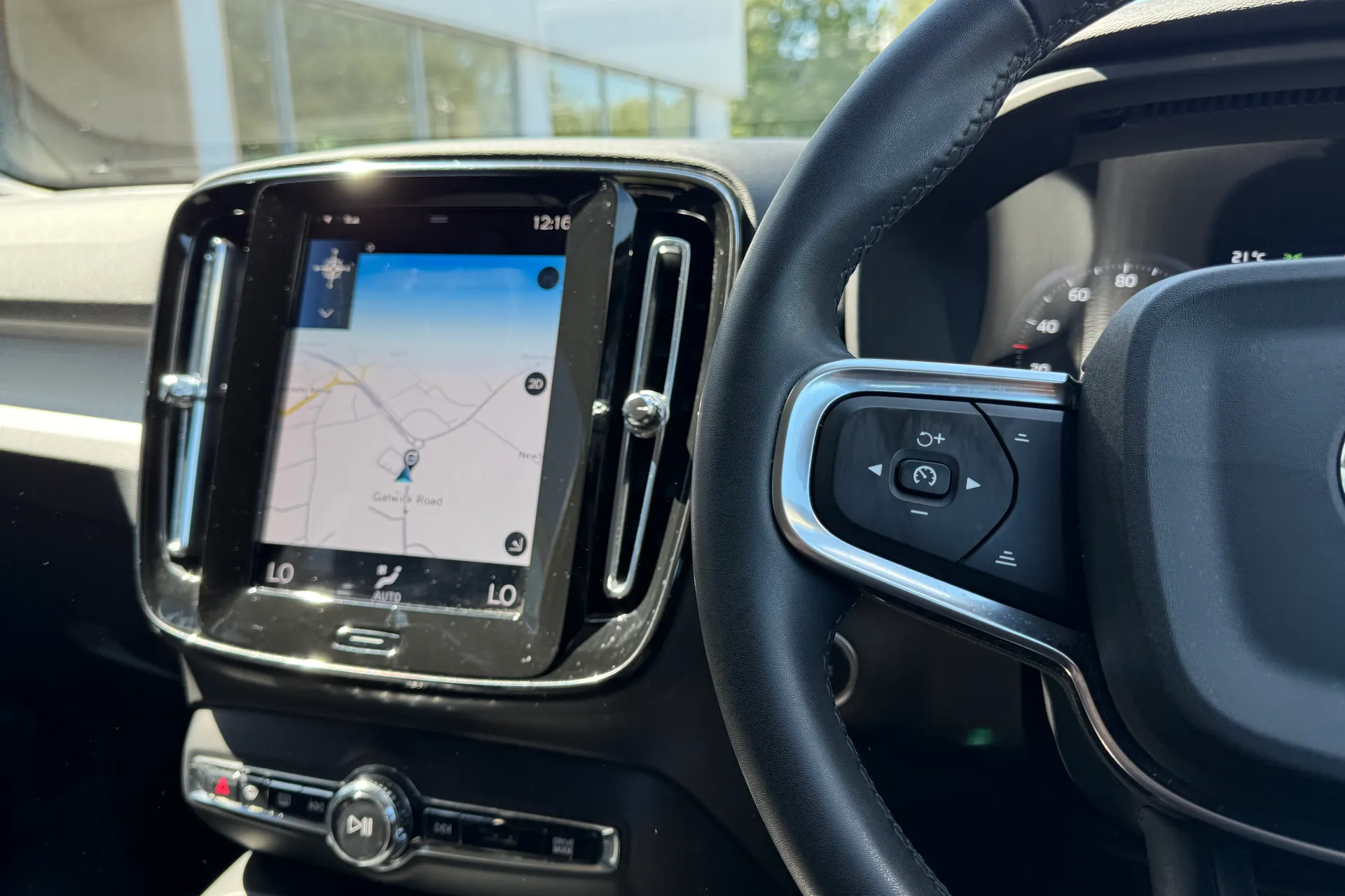 Volvo XC40 thumbnail image number 34