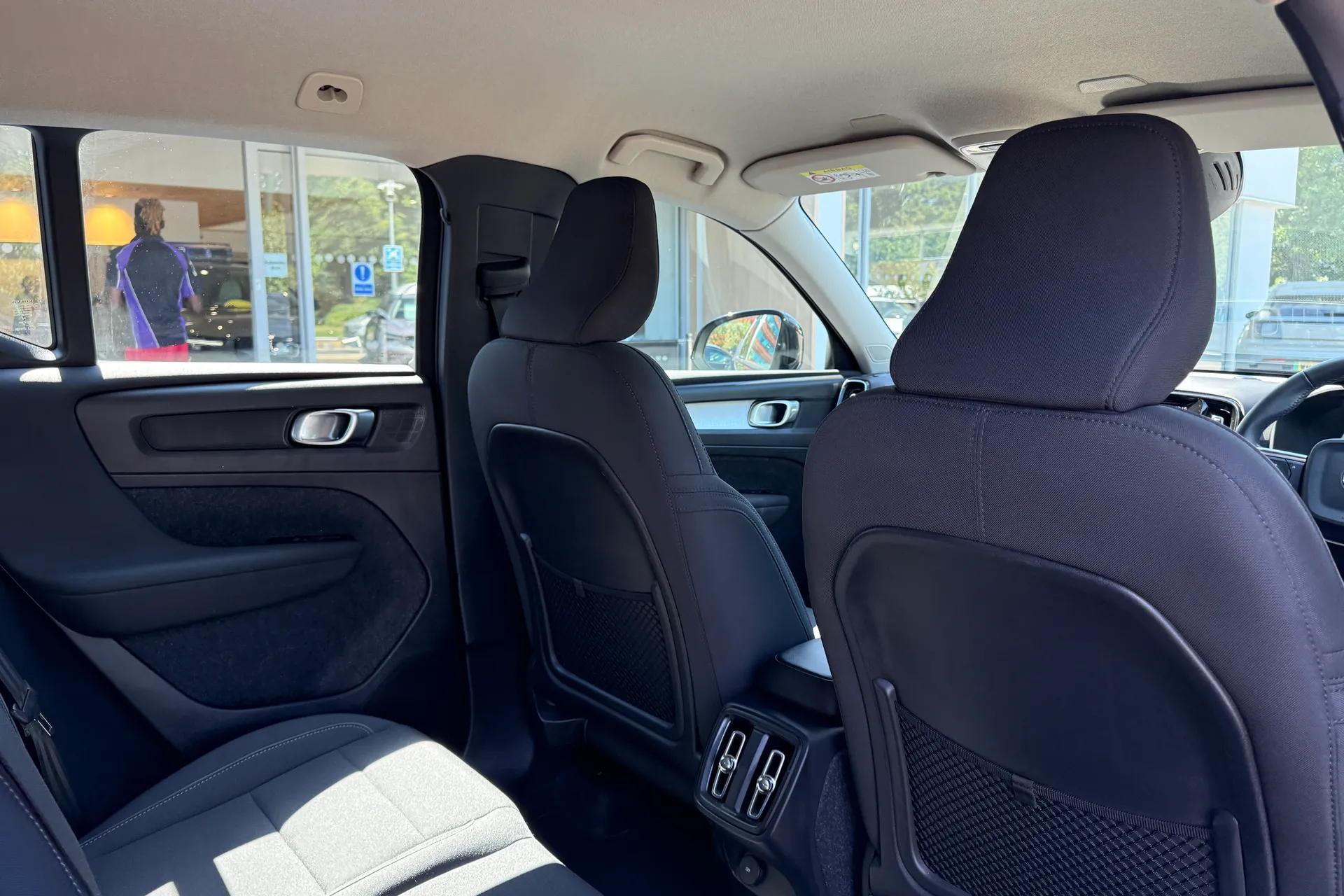 Volvo XC40 thumbnail image number 23