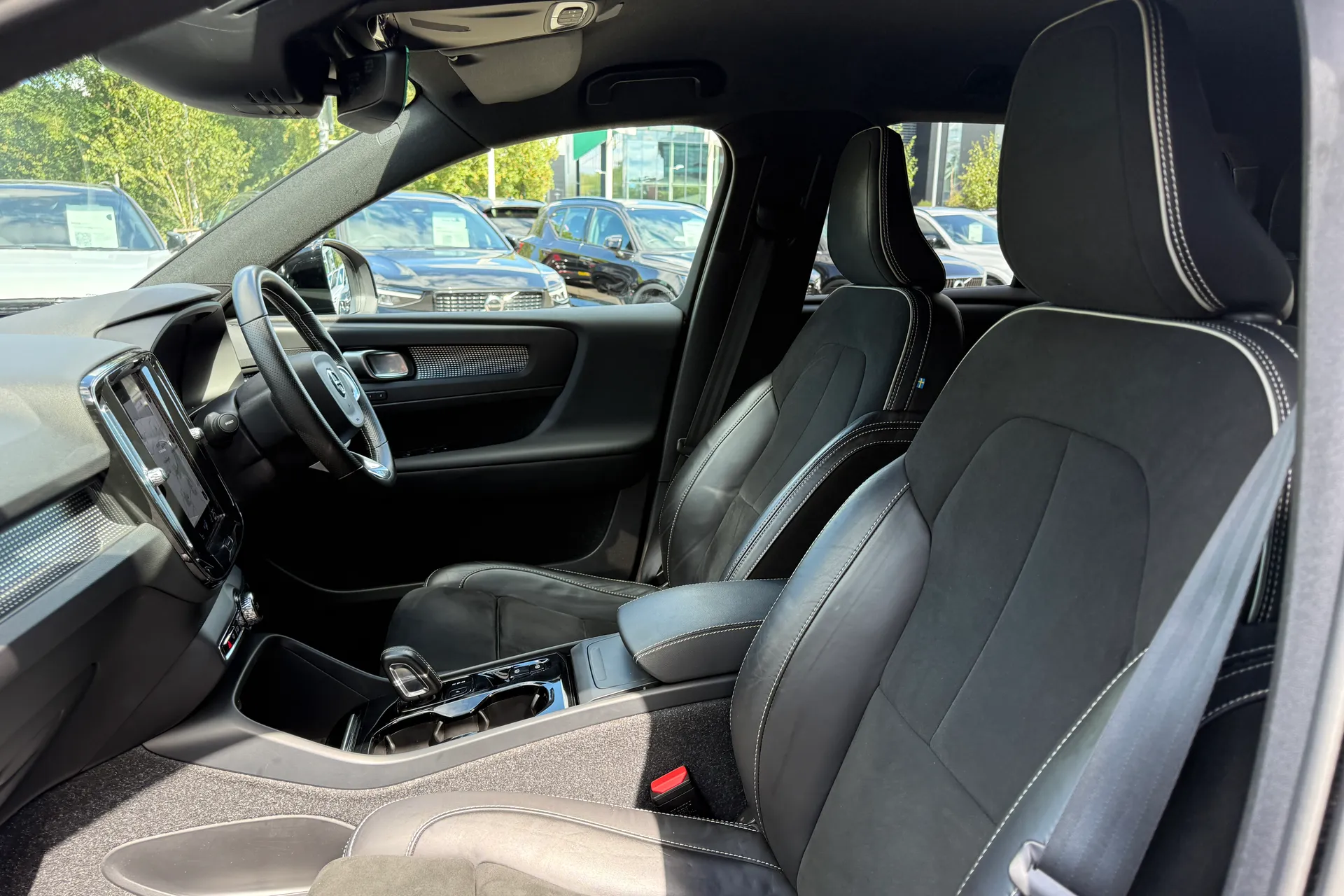 Volvo XC40 thumbnail image number 28