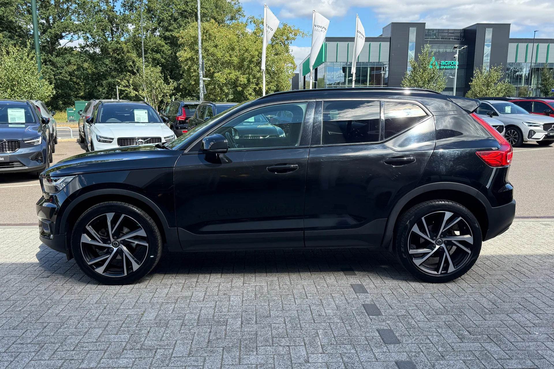 Volvo XC40 thumbnail image number 11