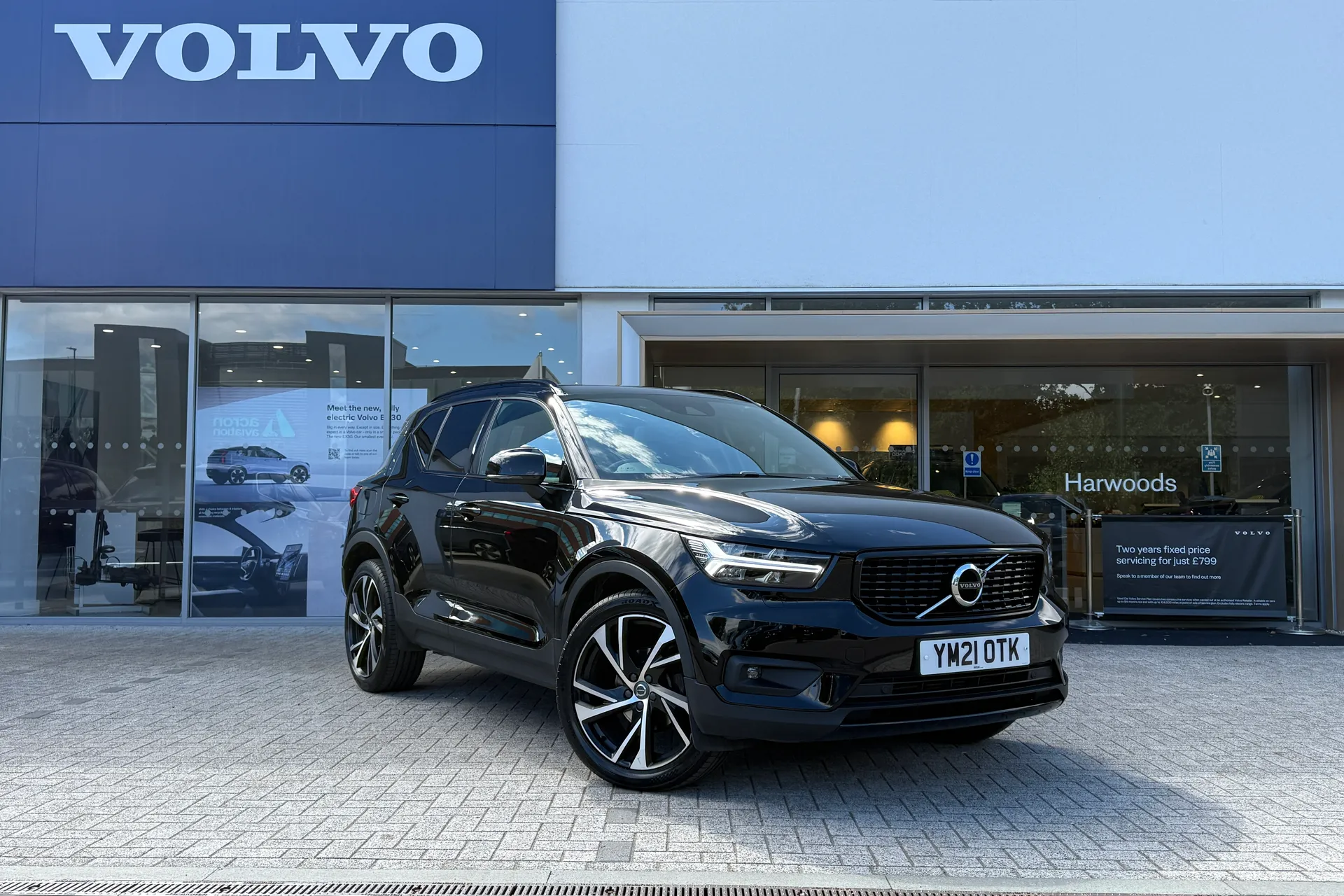 Volvo XC40 focused image
