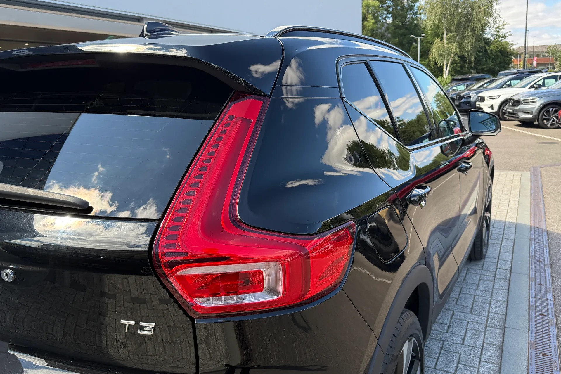 Volvo XC40 thumbnail image number 17