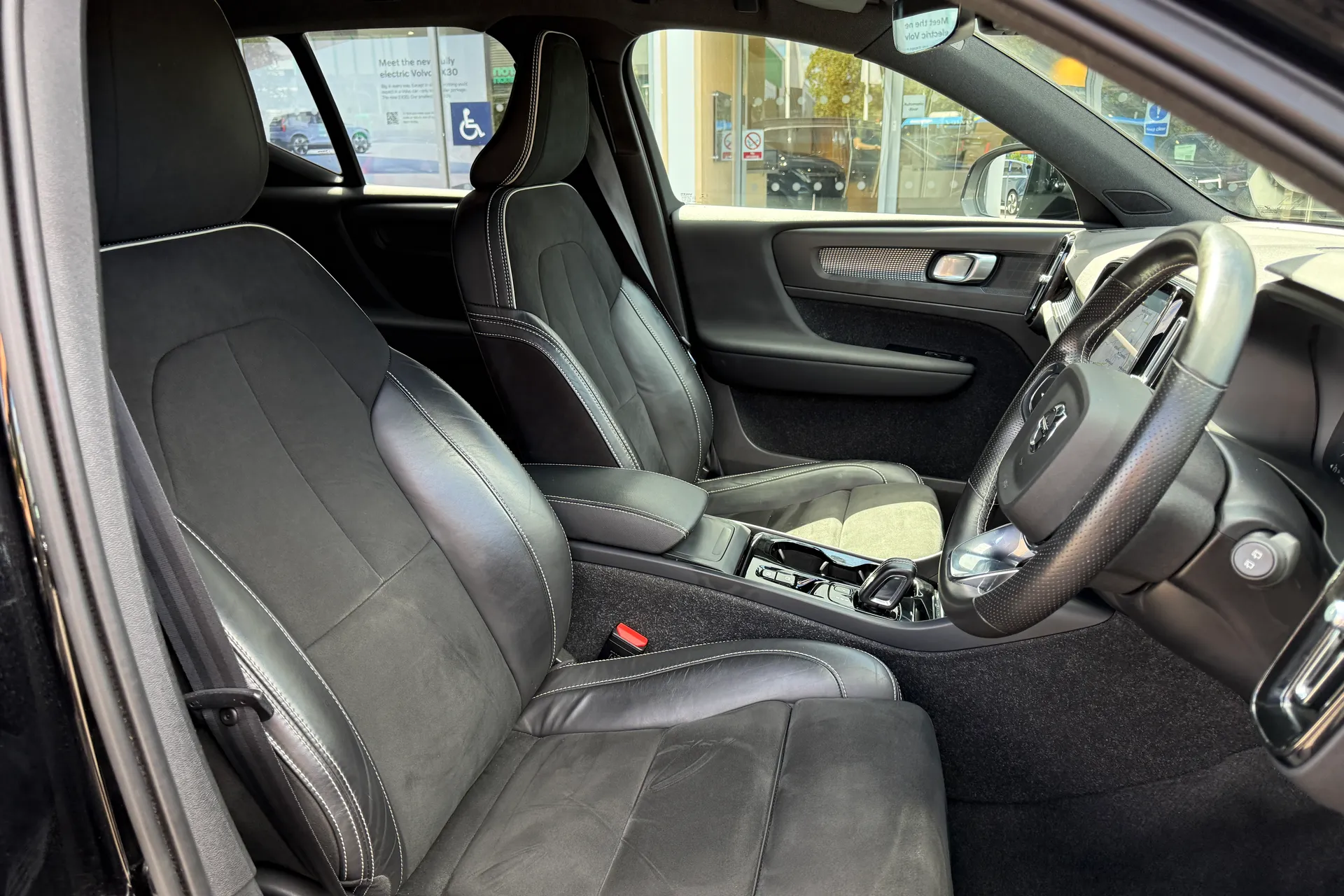 Volvo XC40 thumbnail image number 26
