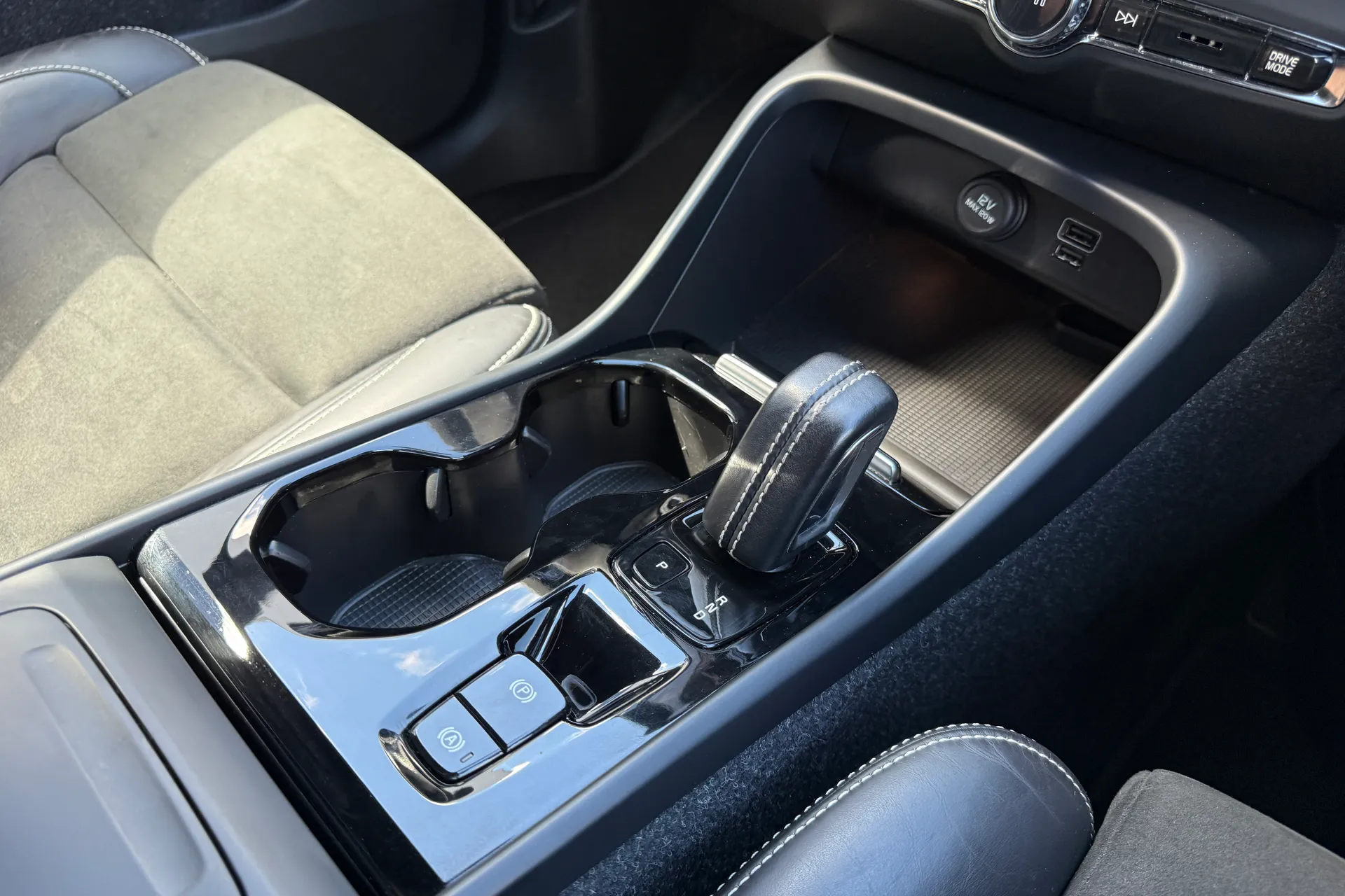 Volvo XC40 thumbnail image number 41