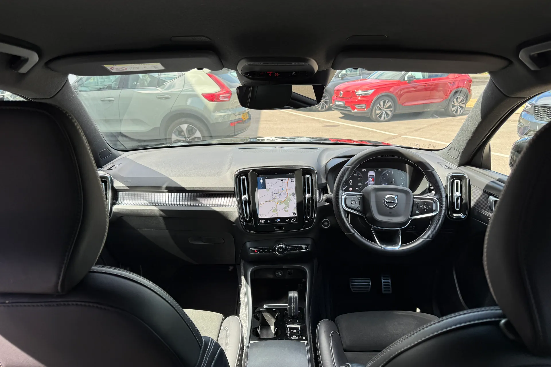 Volvo XC40 thumbnail image number 3