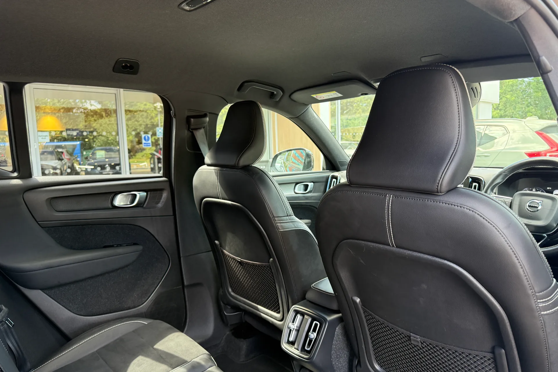 Volvo XC40 thumbnail image number 24