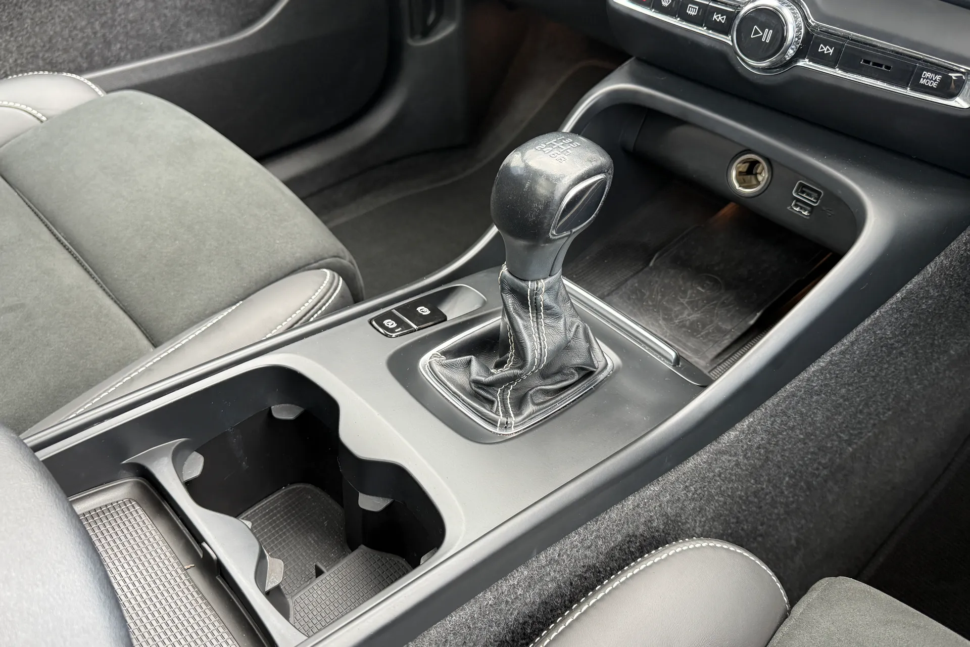 Volvo XC40 thumbnail image number 44