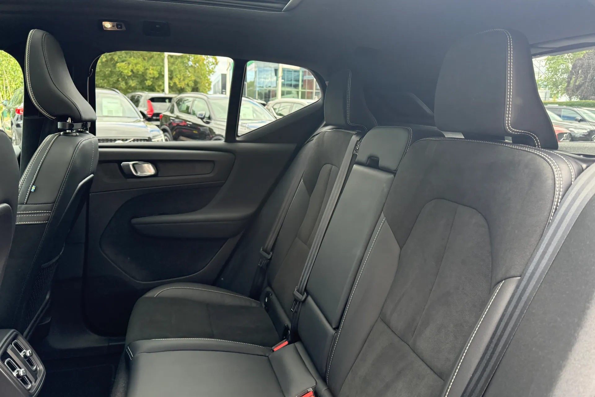 Volvo XC40 thumbnail image number 31