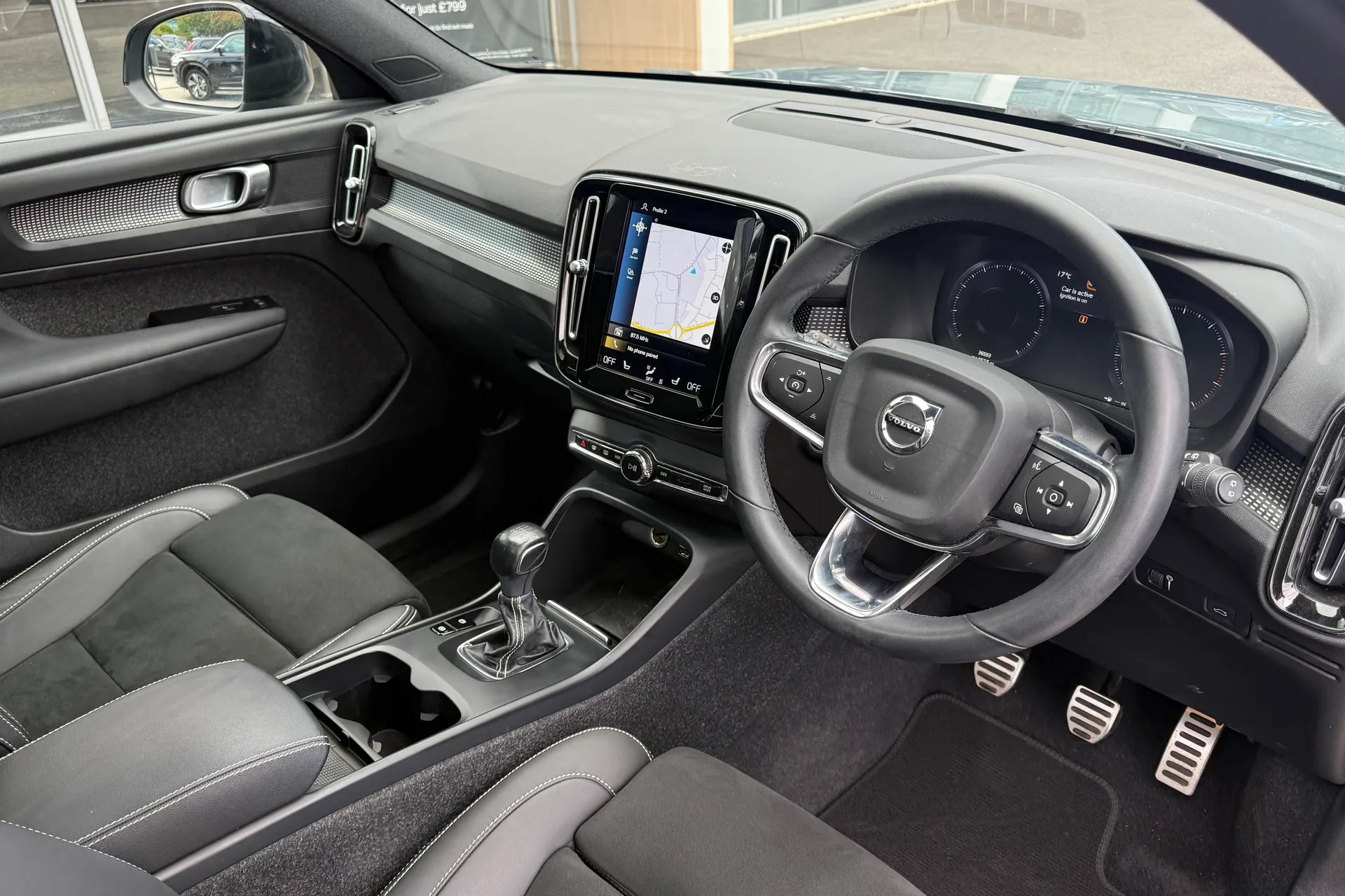 Volvo XC40 thumbnail image number 5